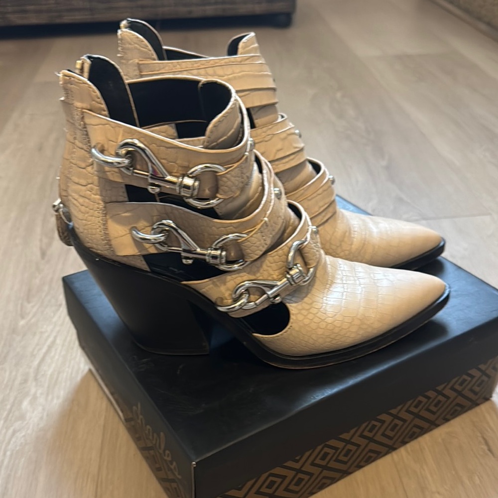 Chic Beige Ankle Boots with Chain Detail